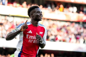 arsenal-can-gi-phai-chieu-mo-them-tien-dao-khi-da-co-ngoi-sao-bukayo-saka